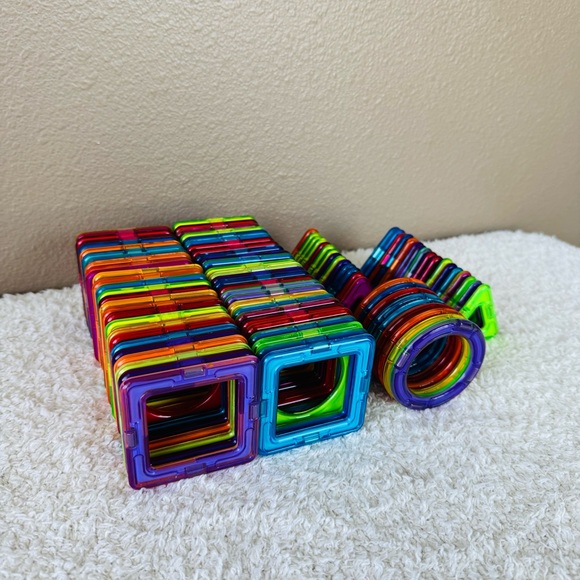 Magformers 85+ piece large lot - Picture 3 of 8